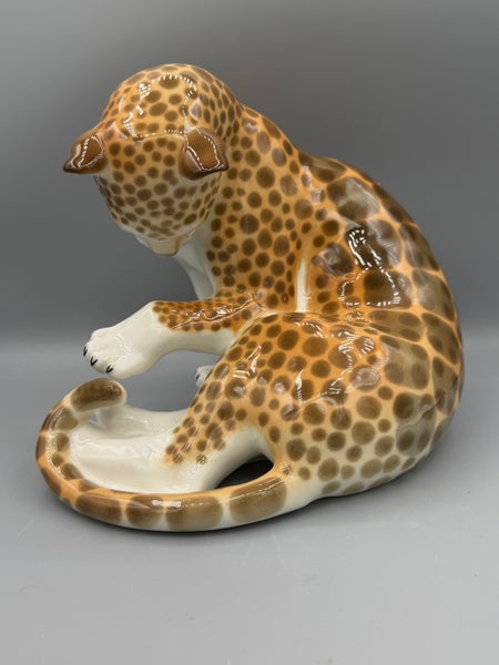 Lomonosov, Leopardi, kookas Figuuri.